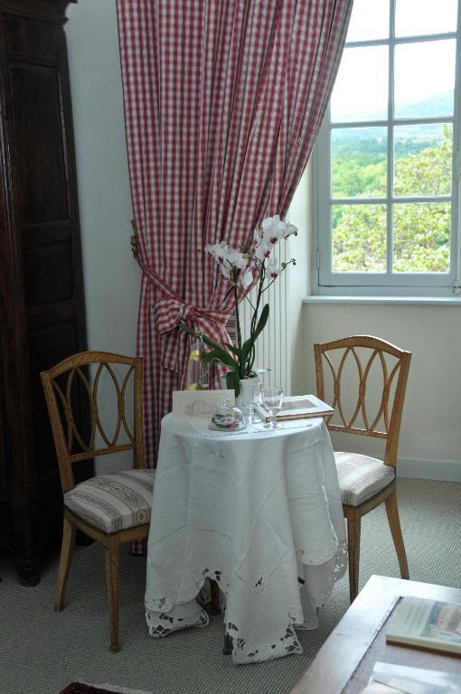 Chateau Royal De Saint-Saturnin Cameră foto